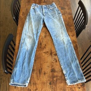 Vintage Wrangler Women's Light Blue Denim Jeans - Classic Straight Fit